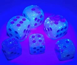 6-zijdige Gemini Dobbelstenen 12mm PEARL TURQUOISE-WHITE/BLUE LUMINARY (36 Dobbelstenen)